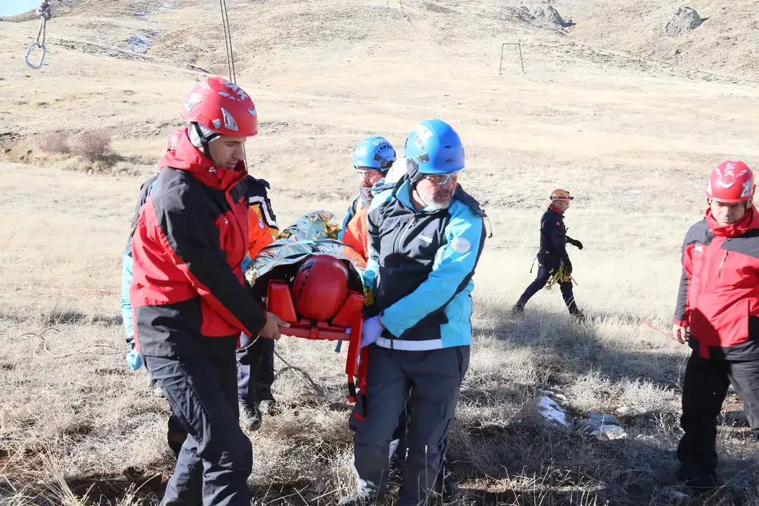 Saklıkent Teleferiğinde 14 Kişi Mahsur Kaldı 6